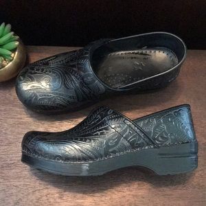 Dansko Professional Black Tooled